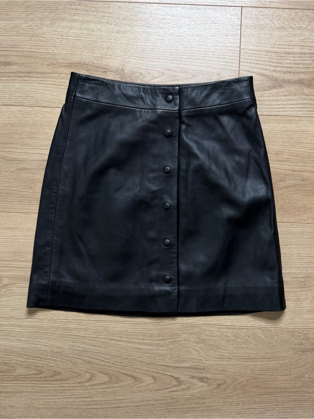 All Saints Lamb Leather Button-Front Mini Skirt Size 2 - Picture 2 of 5